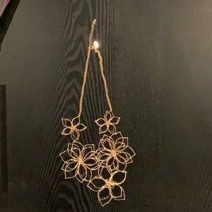 Adjustable statement necklace